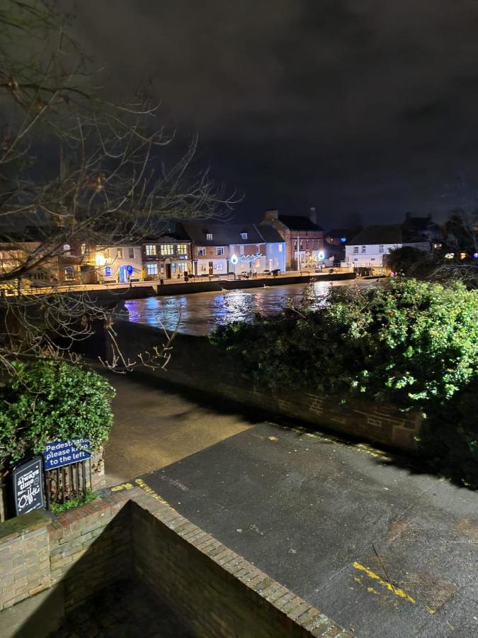 Dolphin Hotel Cambridge เซนต์ไอฟส์ ภายนอก รูปภาพ