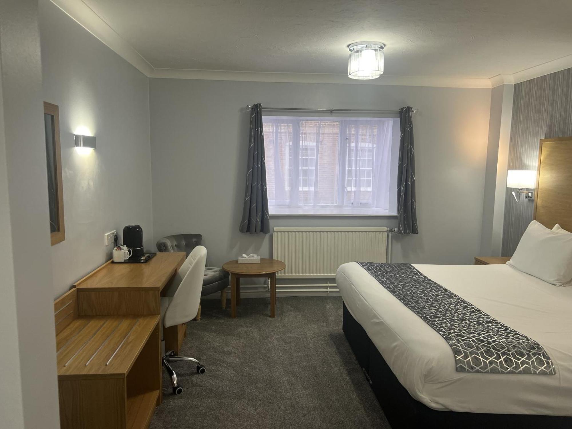 Dolphin Hotel Cambridge เซนต์ไอฟส์ ภายนอก รูปภาพ