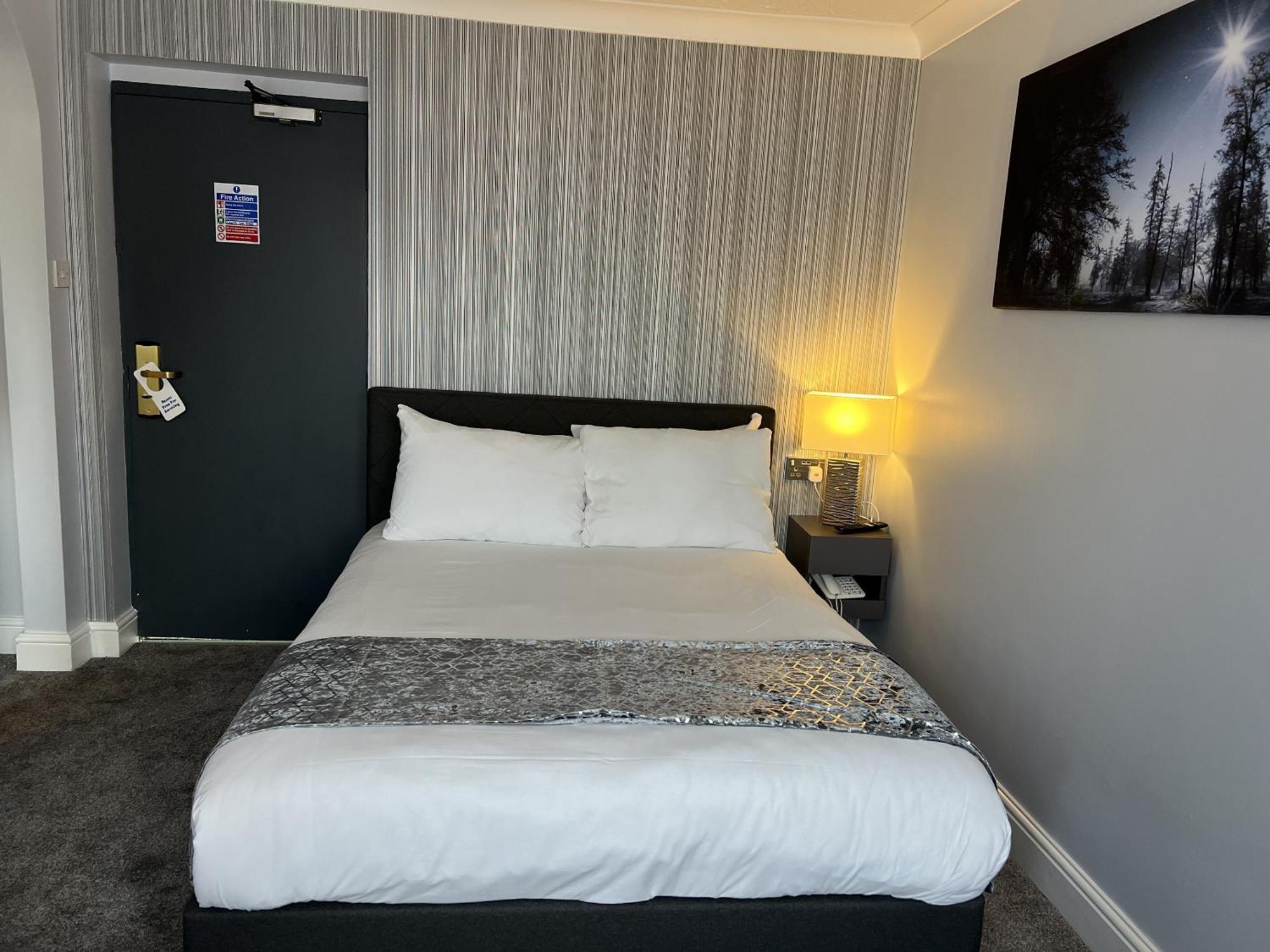 Dolphin Hotel Cambridge เซนต์ไอฟส์ ภายนอก รูปภาพ