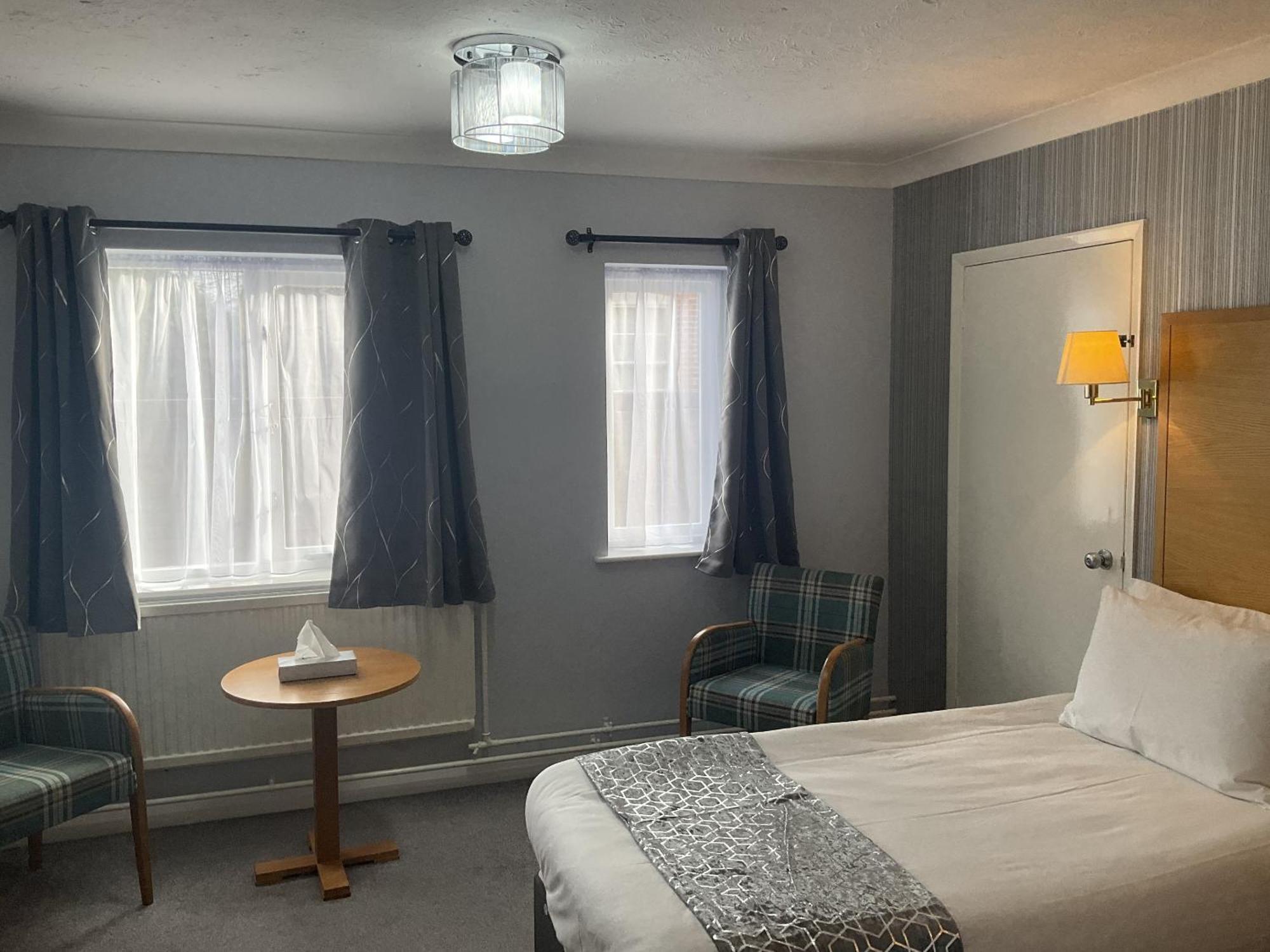 Dolphin Hotel Cambridge เซนต์ไอฟส์ ภายนอก รูปภาพ