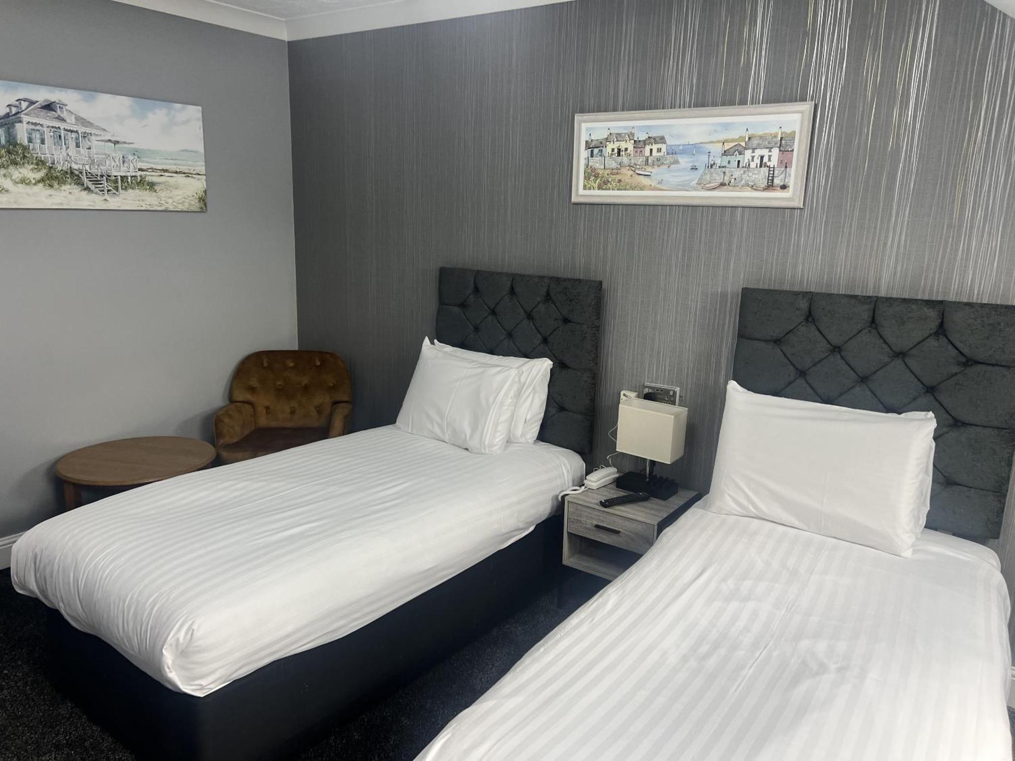 Dolphin Hotel Cambridge เซนต์ไอฟส์ ภายนอก รูปภาพ